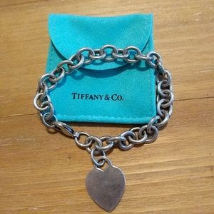 Tiffany & Co heart link bracelet in silver.